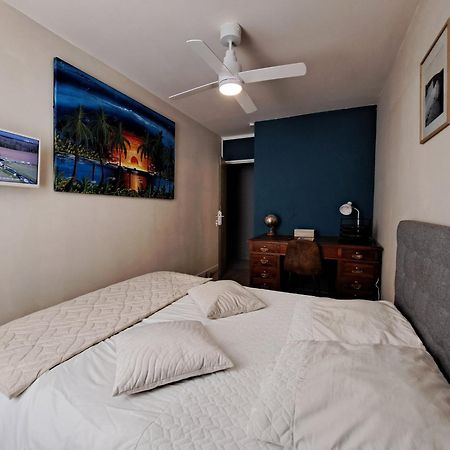 Chambre Spacieuse - Dressing - Sdb Communes - Parking Prive Ним Экстерьер фото