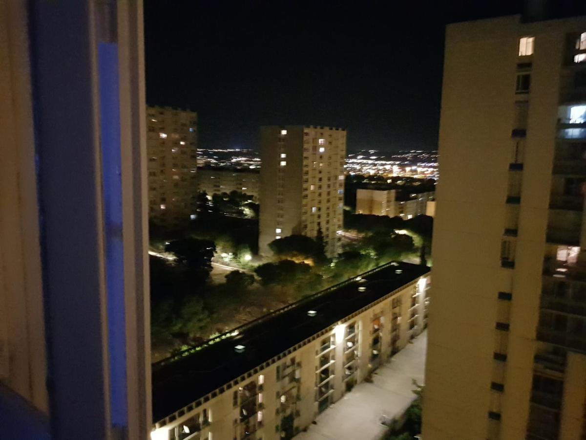 Chambre Spacieuse - Dressing - Sdb Communes - Parking Prive Ним Экстерьер фото